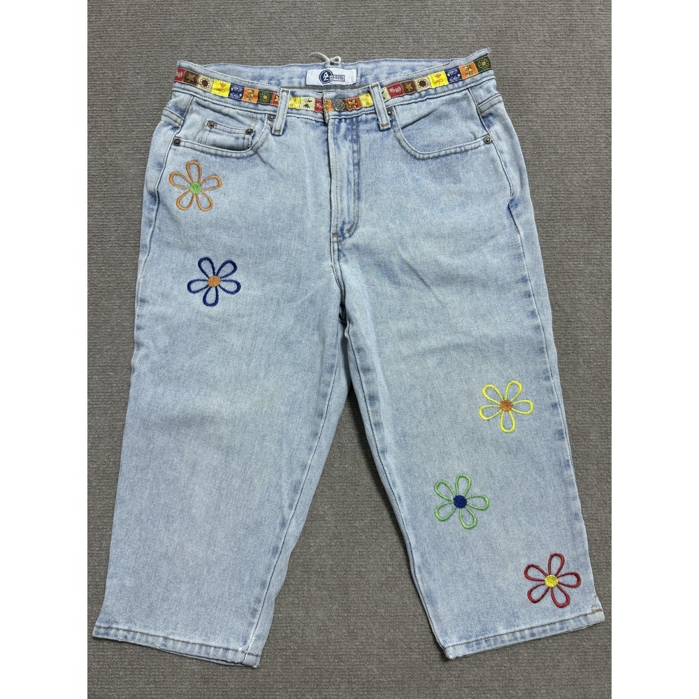 Arizona Jean Co Capri Jeans Womens Light Wash Daisy Embroidered‎ Floral Cropped